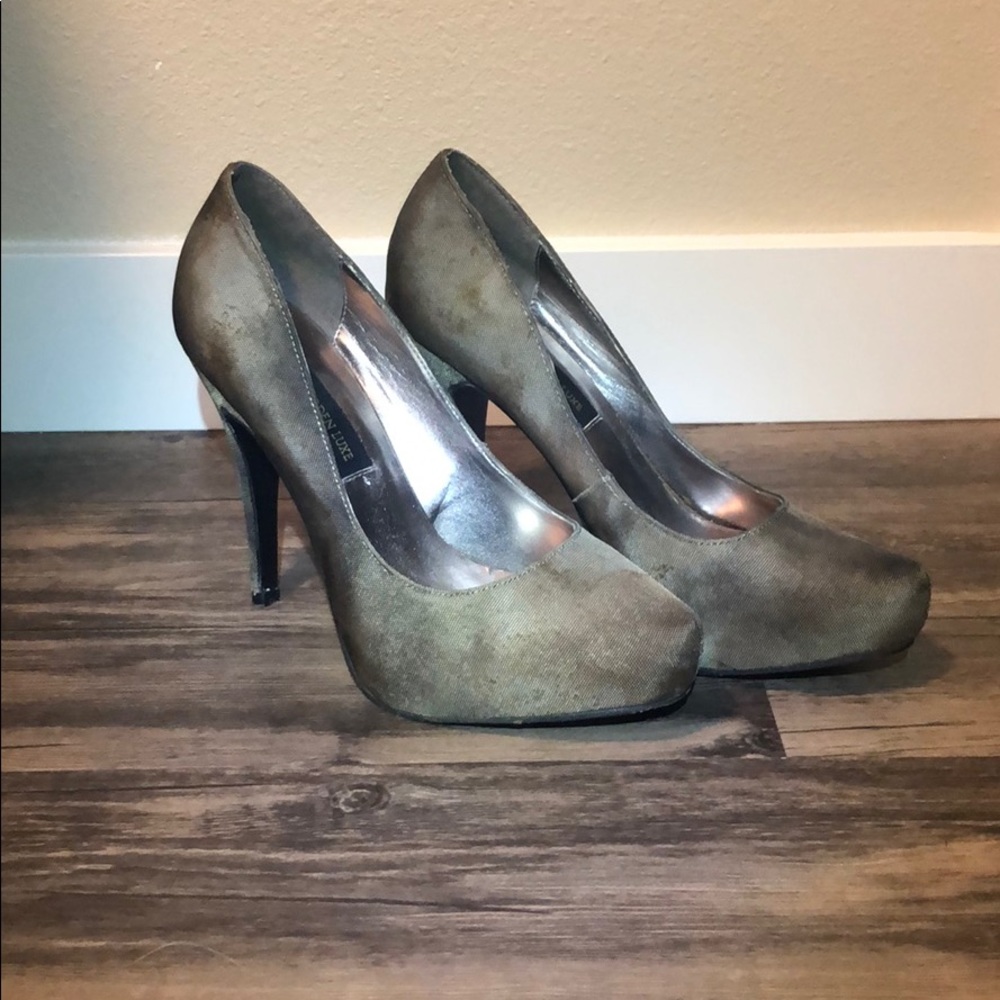 Steve Madden Luxe Size 7.5 (Camo-ish) High Heels